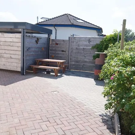 With 2 Bedrooms * Dorum-Neufeld